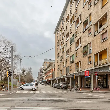 Guesthost - San Donato Nest - Cozy By Parco Don Bosco Appartement *