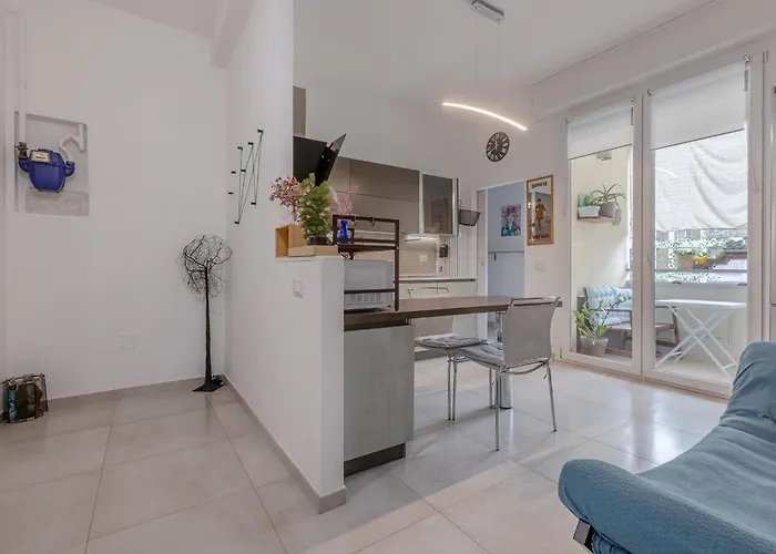 아파트 Guesthost - San Donato Nest - Cozy By Parco Don Bosco *