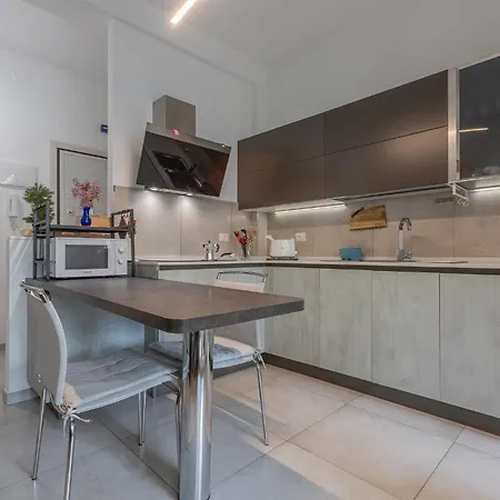 Guesthost - San Donato Nest - Cozy By Parco Don Bosco